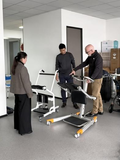 يقوم العميل الأسترالي بزيارة الطلب المتكرر وتأكيده في الموقع، مما يدعم قدرات HEINSY